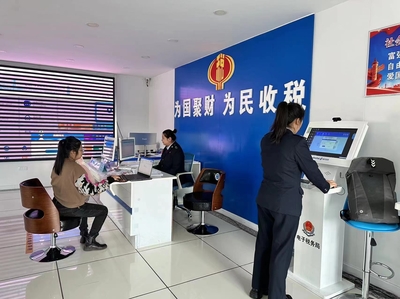 延時(shí)服務(wù)“不打烊”，便民辦稅暖民心——雙鴨山市四方臺(tái)區(qū)稅務(wù)局優(yōu)化服務(wù)側(cè)記